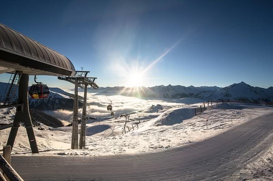 Titelbild Krimml Skigebeit Skifahren Winterurlaub Hotel Post